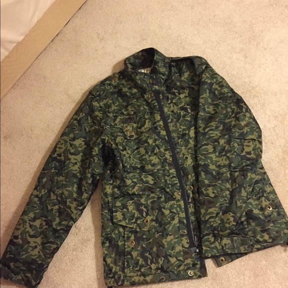 UFC Camo Jacket - Picture 2 of 5
